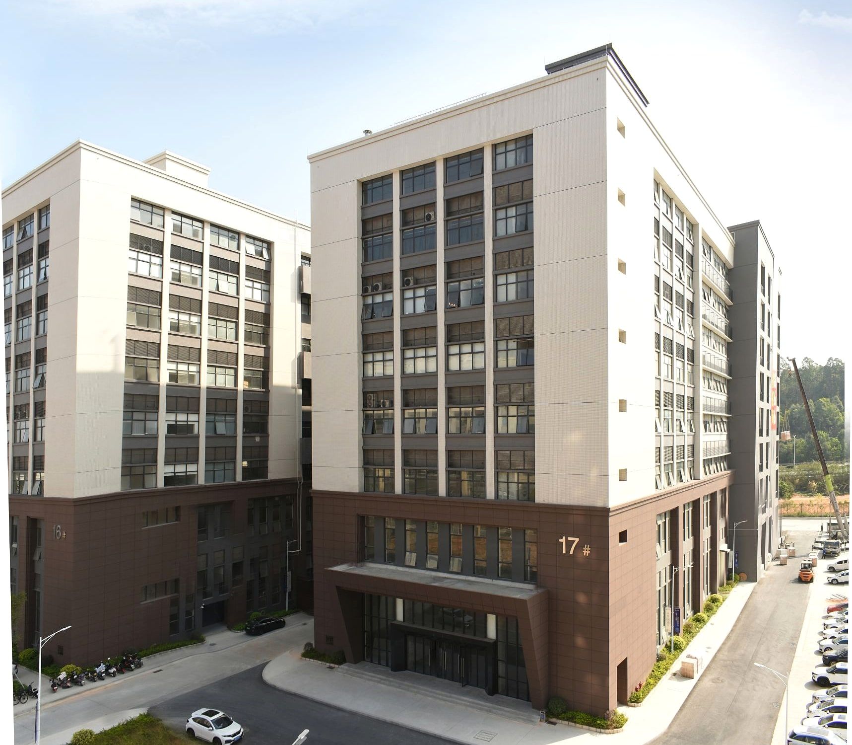Building 17 at Yungu Industrial Park, Changping, Dongguan, home to the Leutoo factory on floors 5 to 7